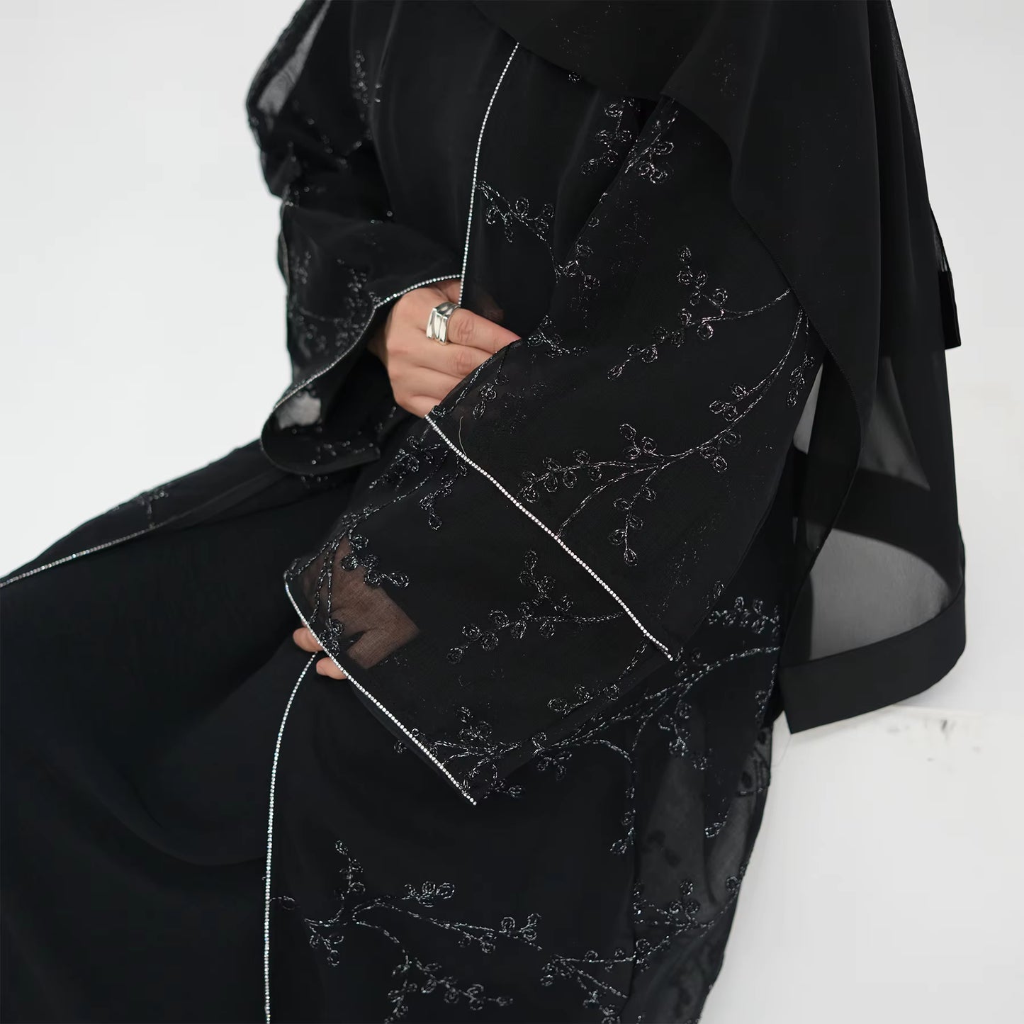NOIRAH Lace Abaya Set