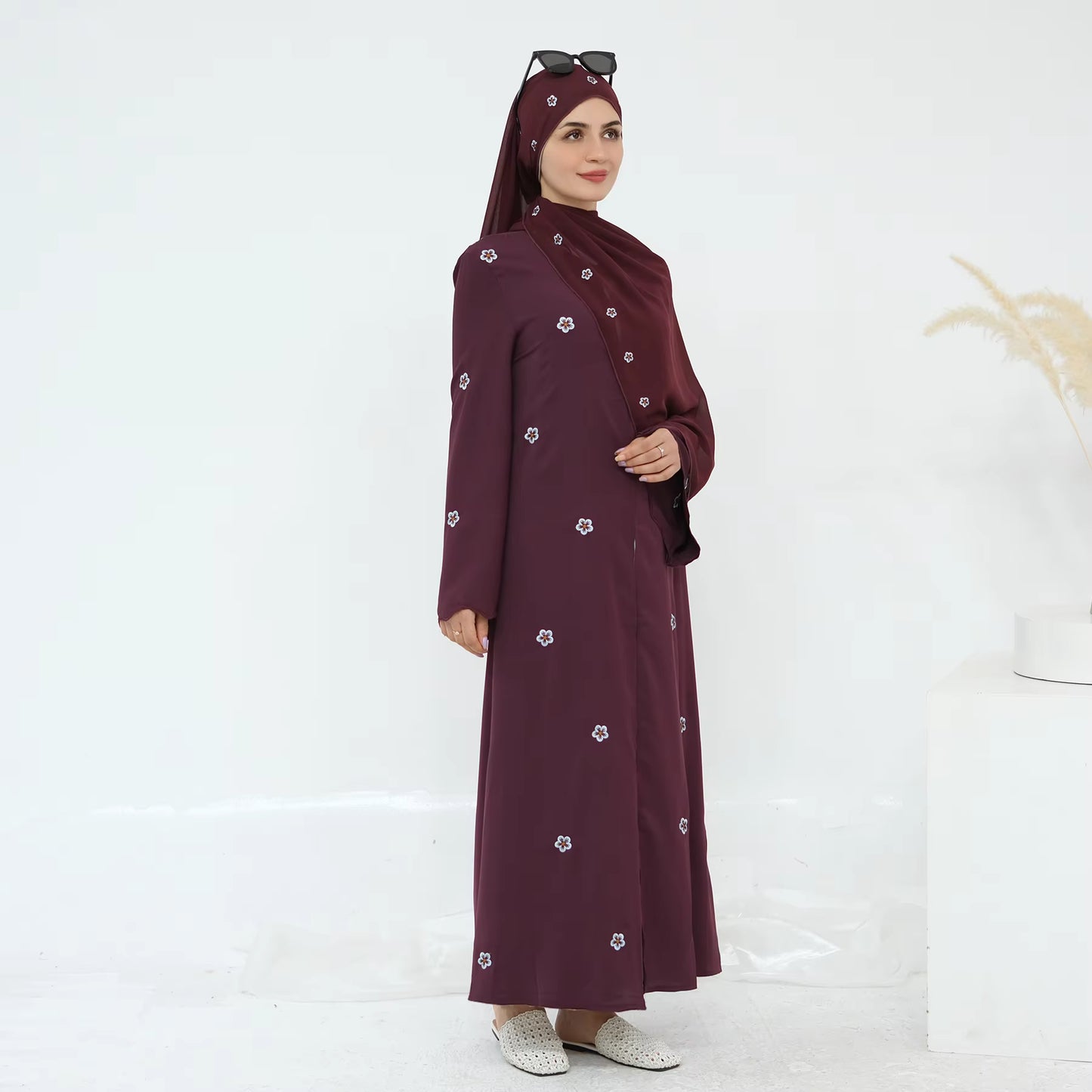 Luxury Floral Embroidered Open Abaya 2-Piece Set – Nida Fabric | Modest Muslim Women Dress