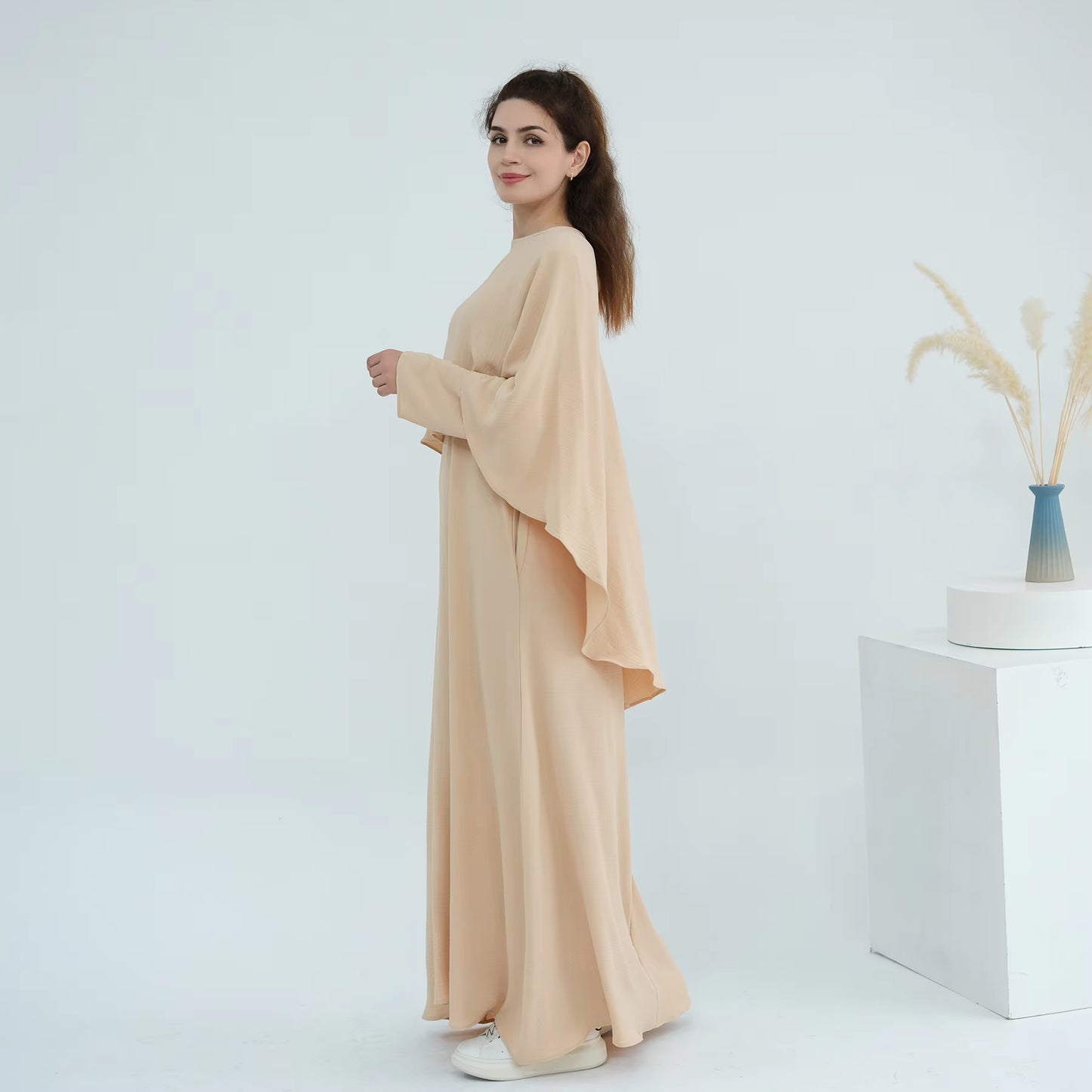 Soft Crepe 2-Piece Cape Abaya Set – Modest Islamic Dress for Women