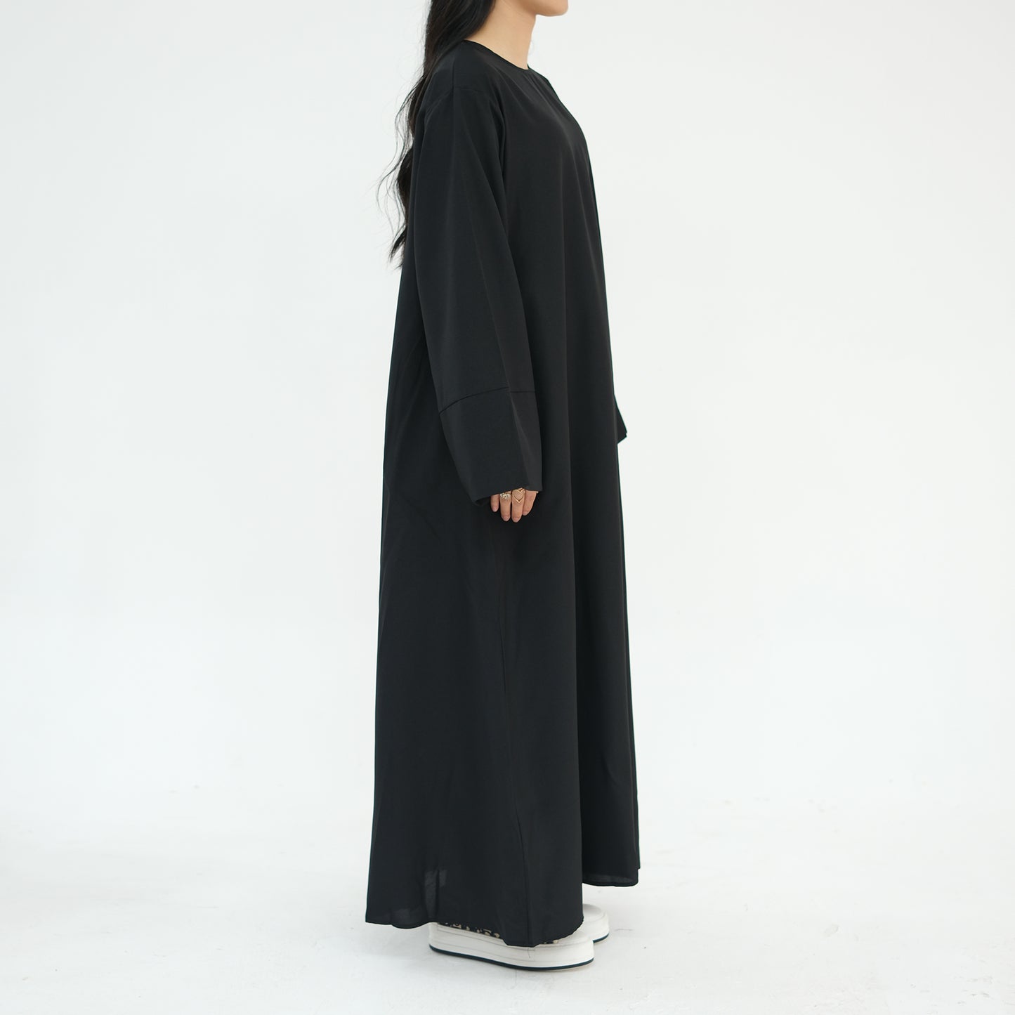 ELYN Minimal Linen Abaya