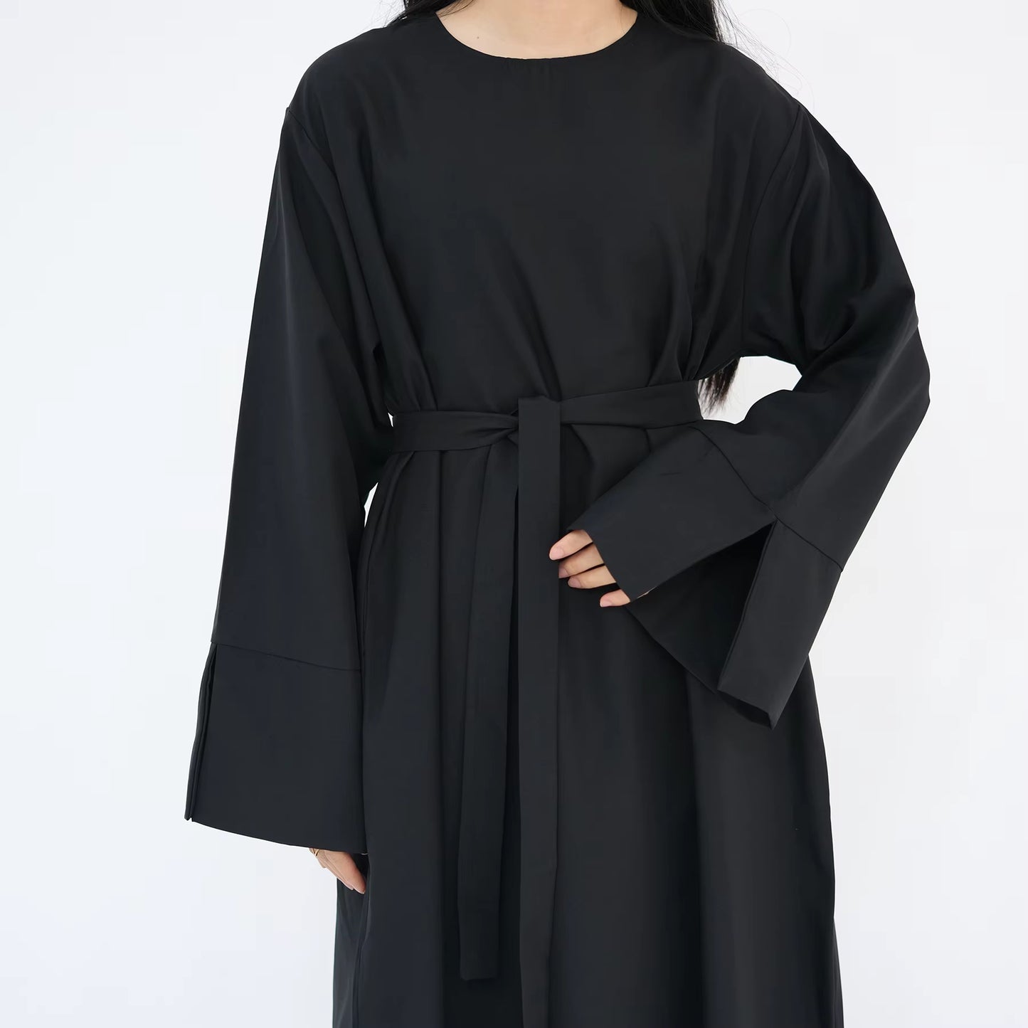 ELYN Minimal Linen Abaya