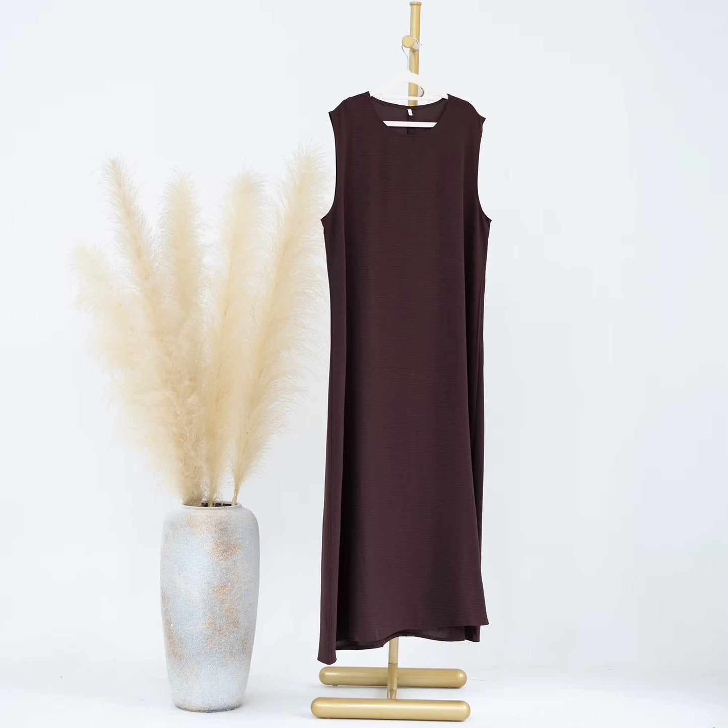 Sleeveless Inner Slip Dress – Smooth Abaya Layering Essential