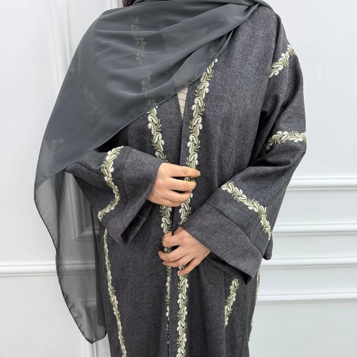 Floral Embroidery Open Abaya Cardigan – Elegant Modest Dress