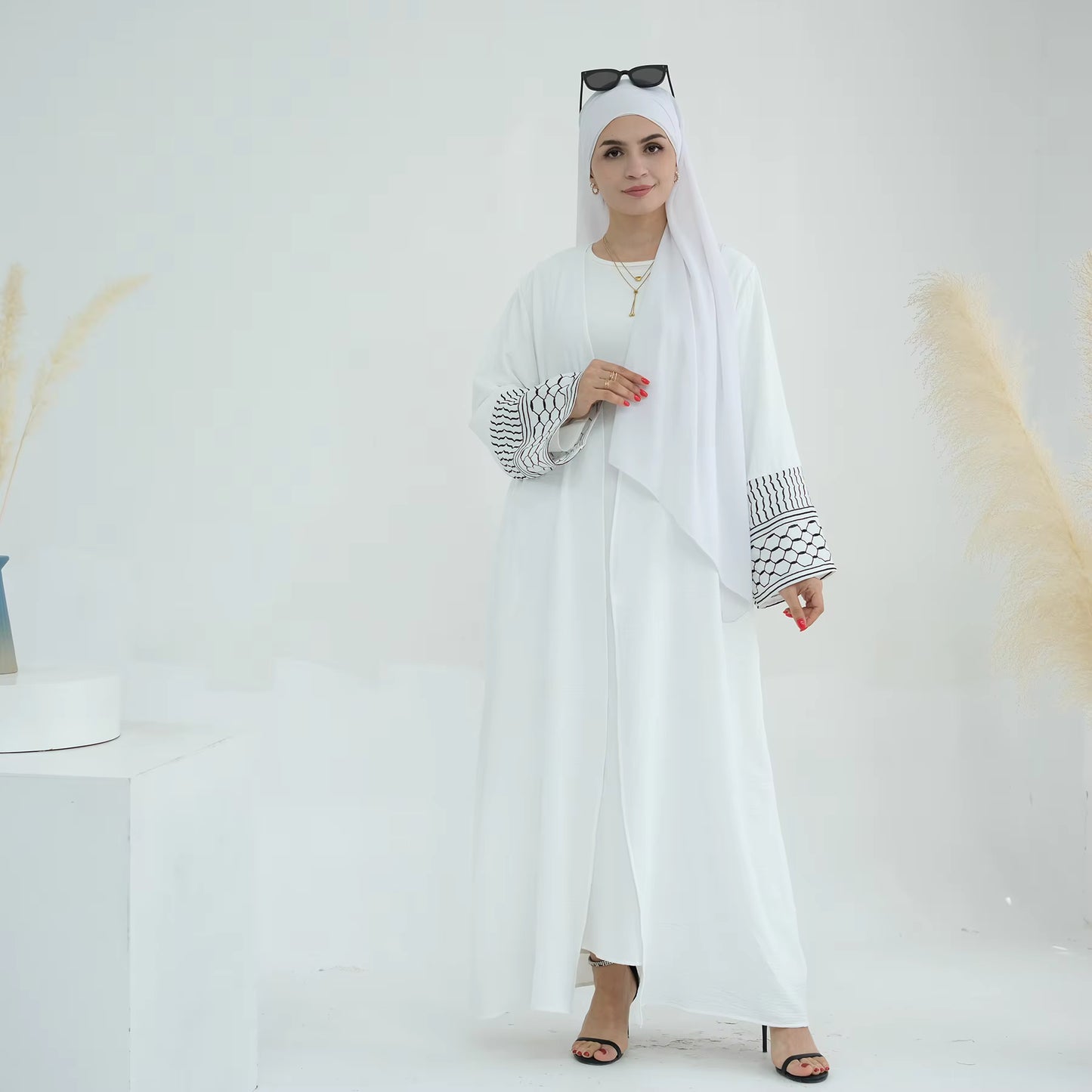 White Embroidered Open Abaya Kimono for Women – Modest Long Sleeve Islamic Dress