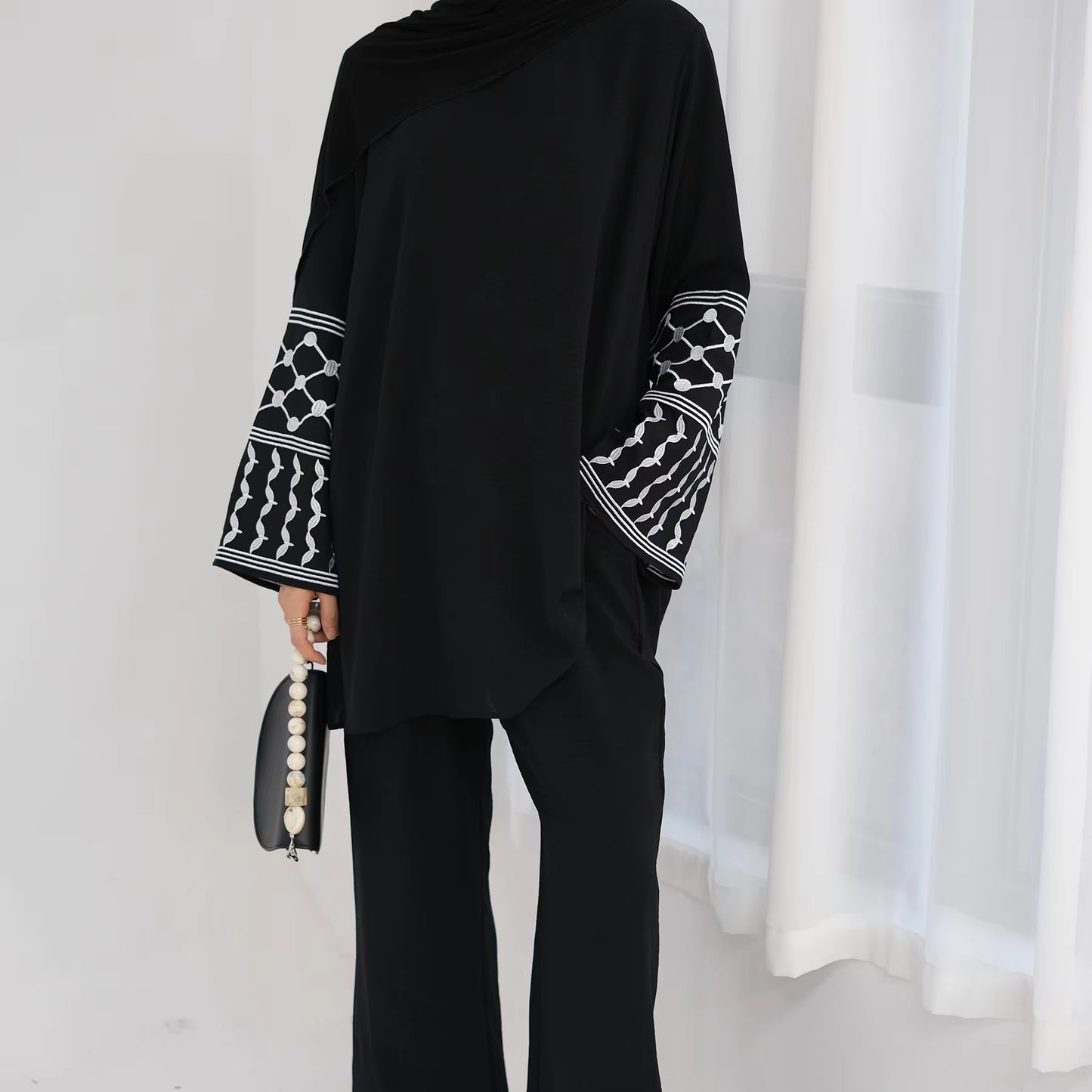 Wrinkle Soft Crepe Embroidered 2-Piece Abaya Set – Ramadan & Eid Elegance