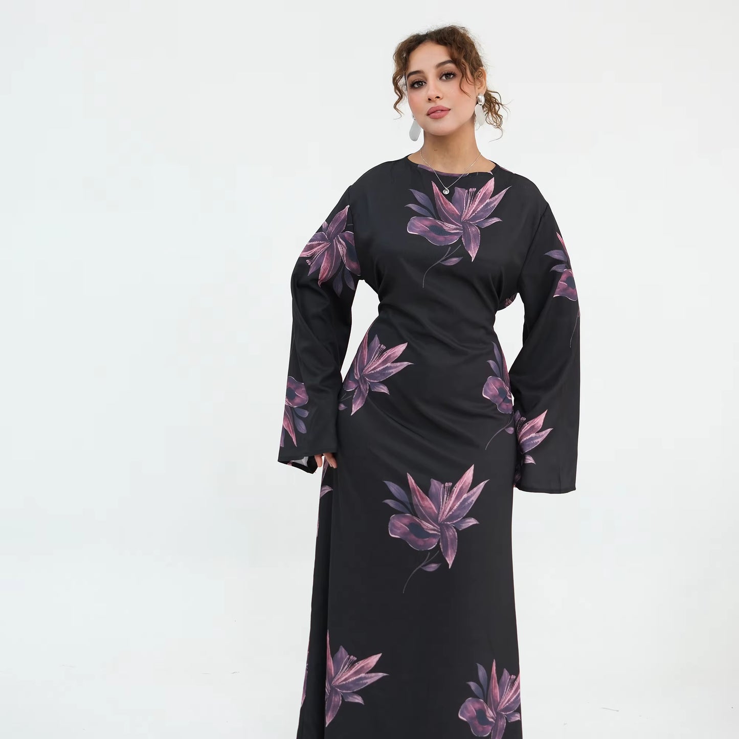 NOORÉ Printed Closed Abaya