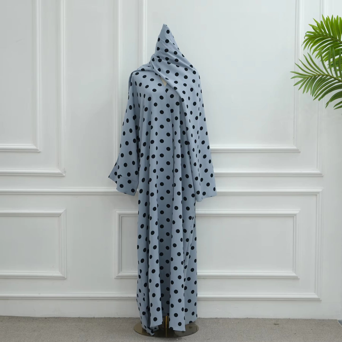 Polka Dot Abaya Dress with Hijab – Elegant Modest Wear for Women