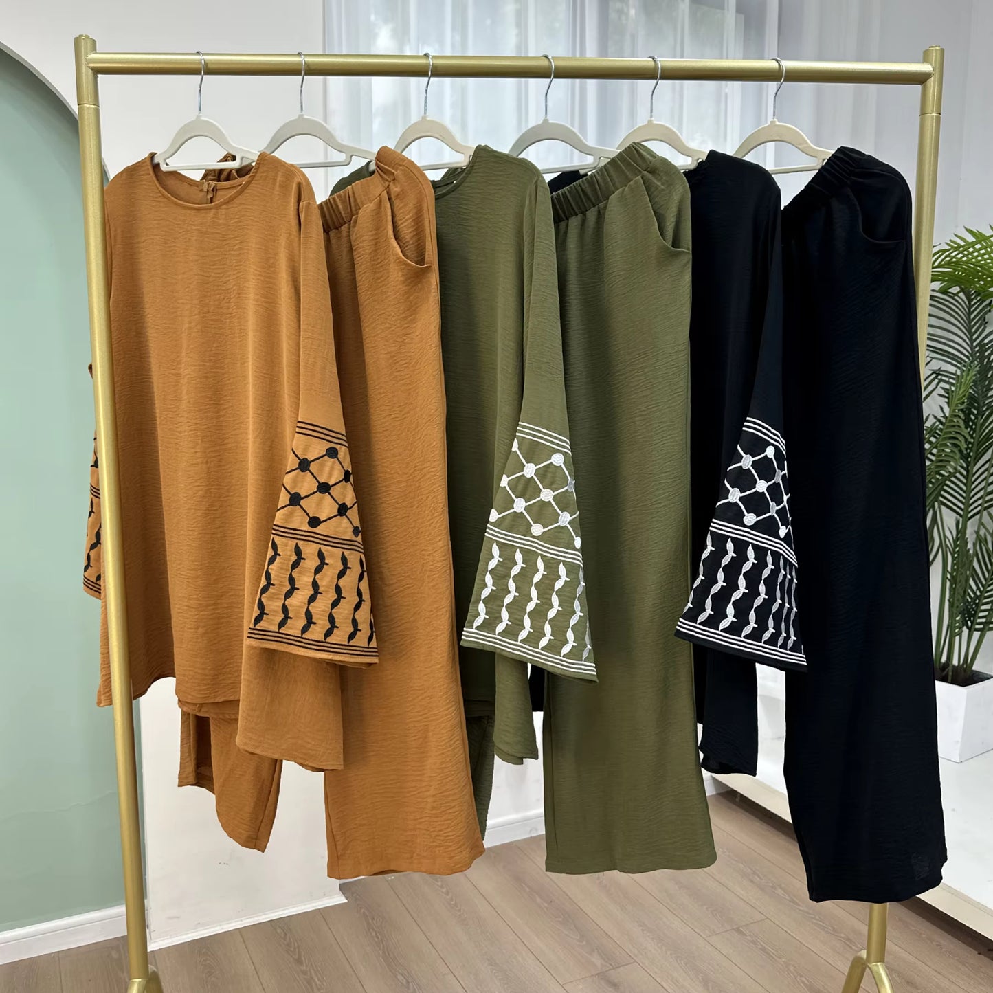 Wrinkle Soft Crepe Embroidered 2-Piece Abaya Set – Ramadan & Eid Elegance