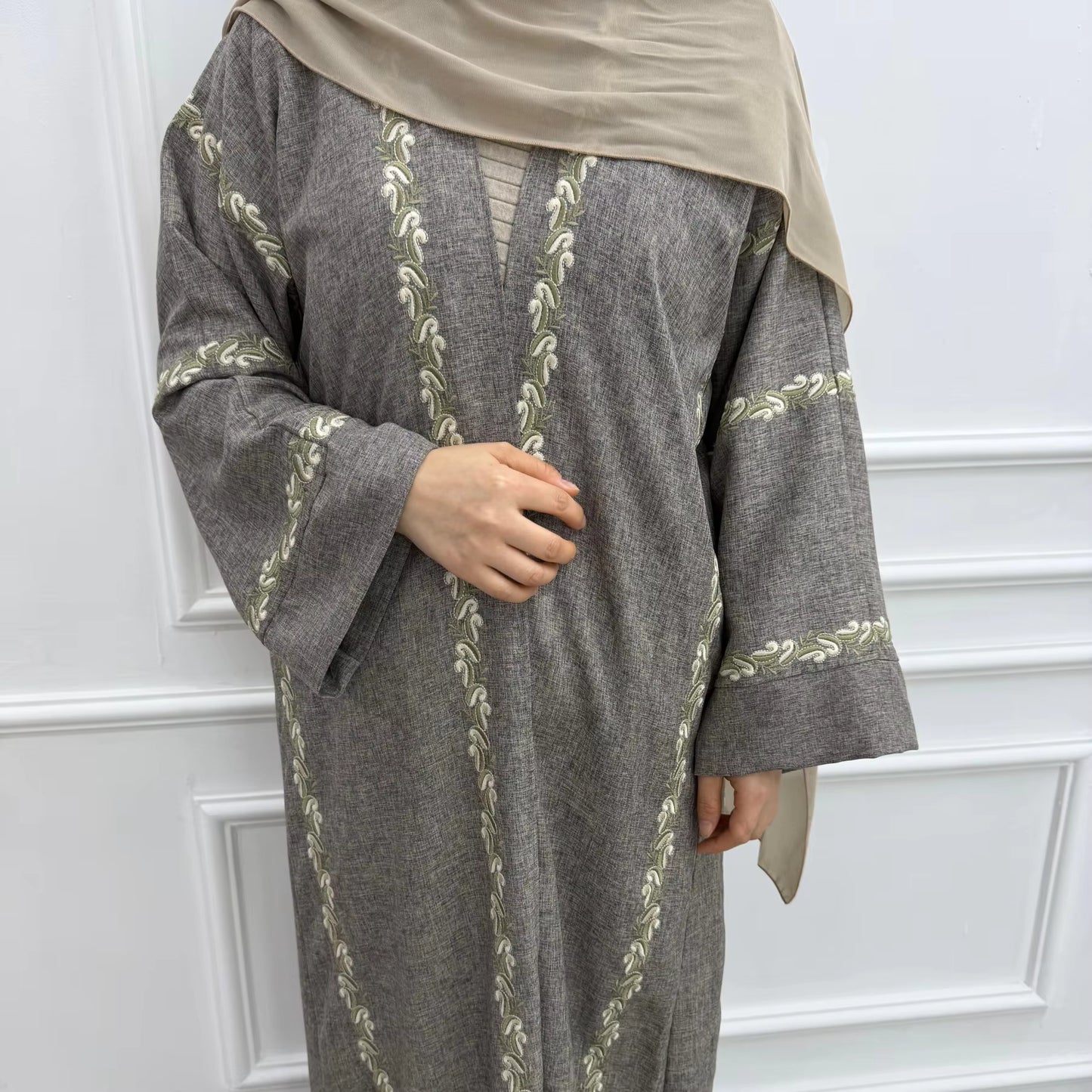 Floral Embroidery Open Abaya Cardigan – Elegant Modest Dress