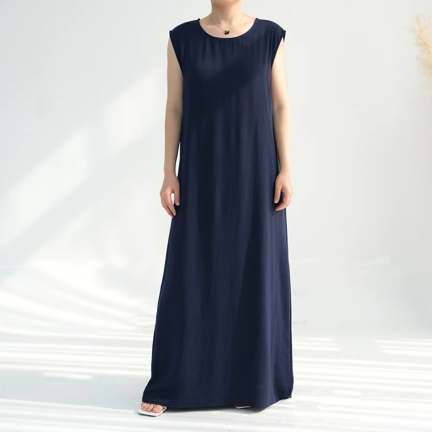 Sleeveless Inner Slip Dress – Smooth Abaya Layering Essential