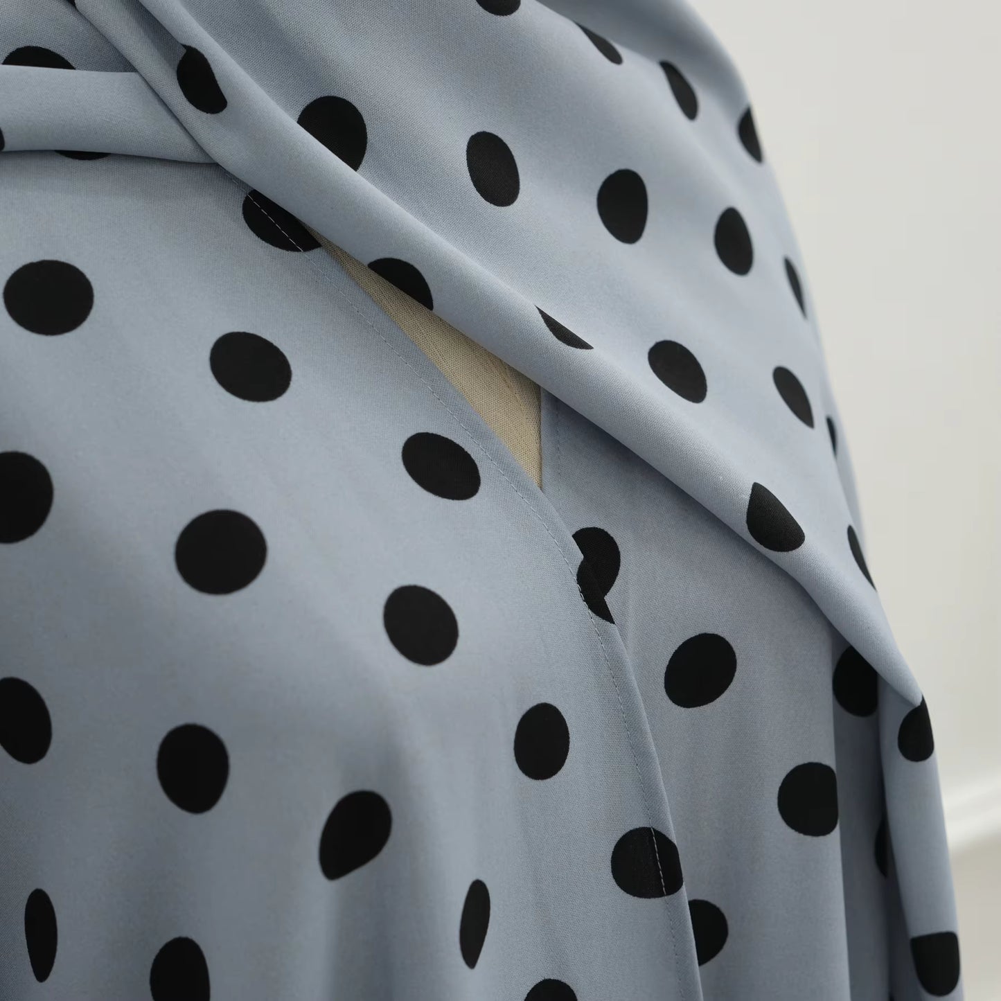 Polka Dot Abaya Dress with Hijab – Elegant Modest Wear for Women