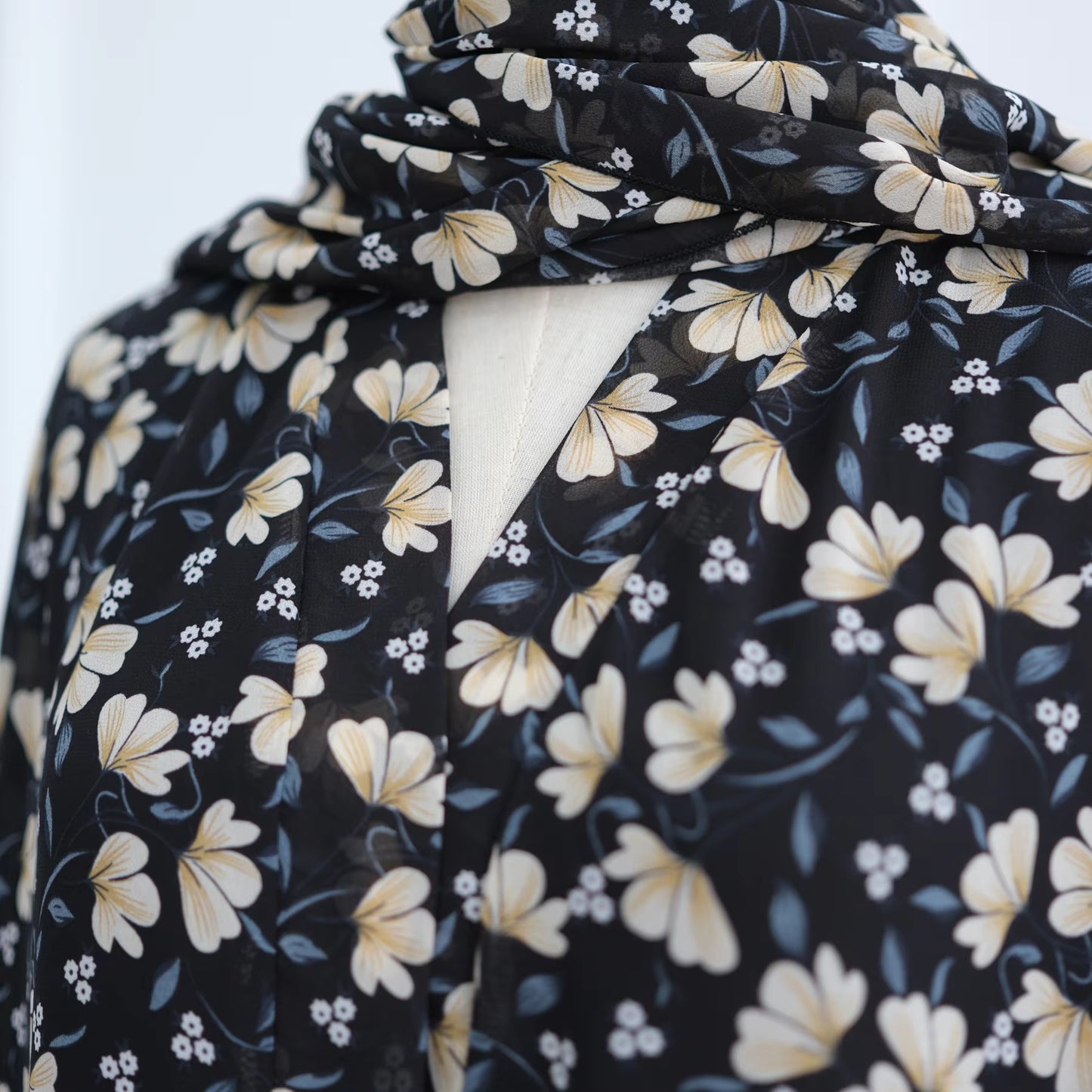 Elegant Printed Open Abaya Set – Lightweight Chiffon with Hijab