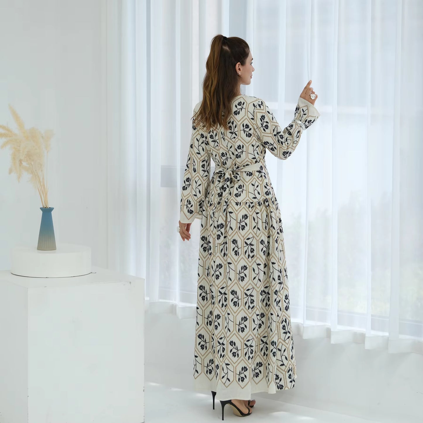 Kimono-Style Abaya for Women – Elegant Modest Islamic Dress for Eid & Ramadan