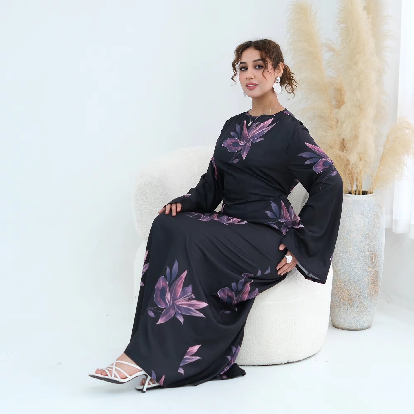 NOORÉ Printed Closed Abaya