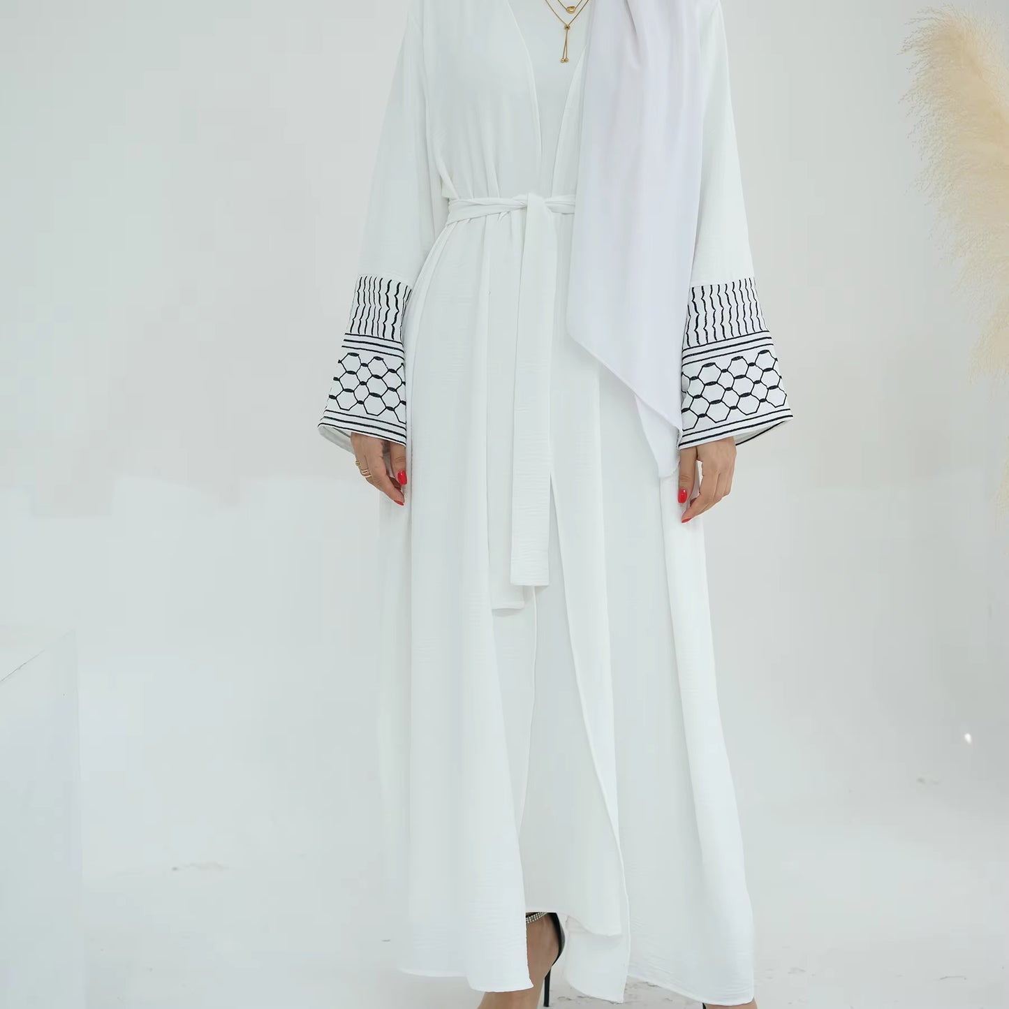 White Embroidered Open Abaya Kimono for Women – Modest Long Sleeve Islamic Dress