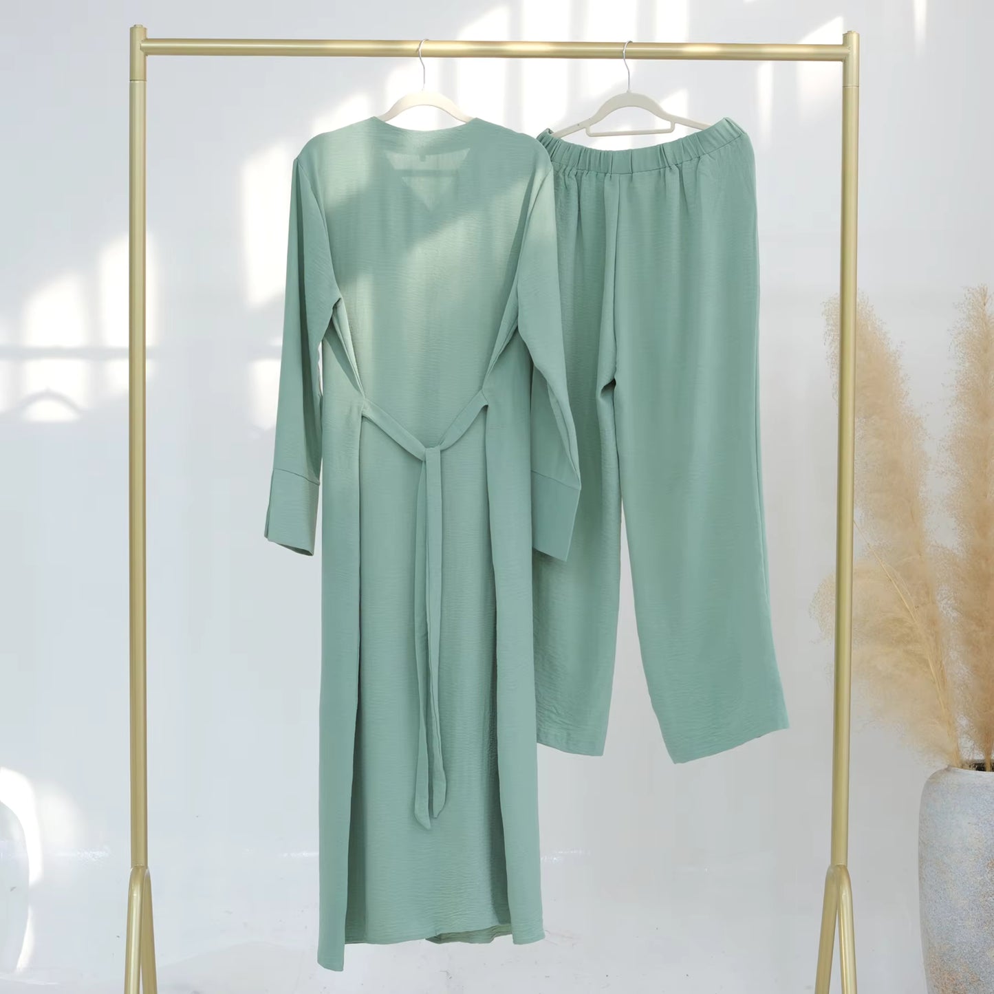 Soft Crepe 2-Piece Abaya Set – Modest Long Shirt and Pants for Women