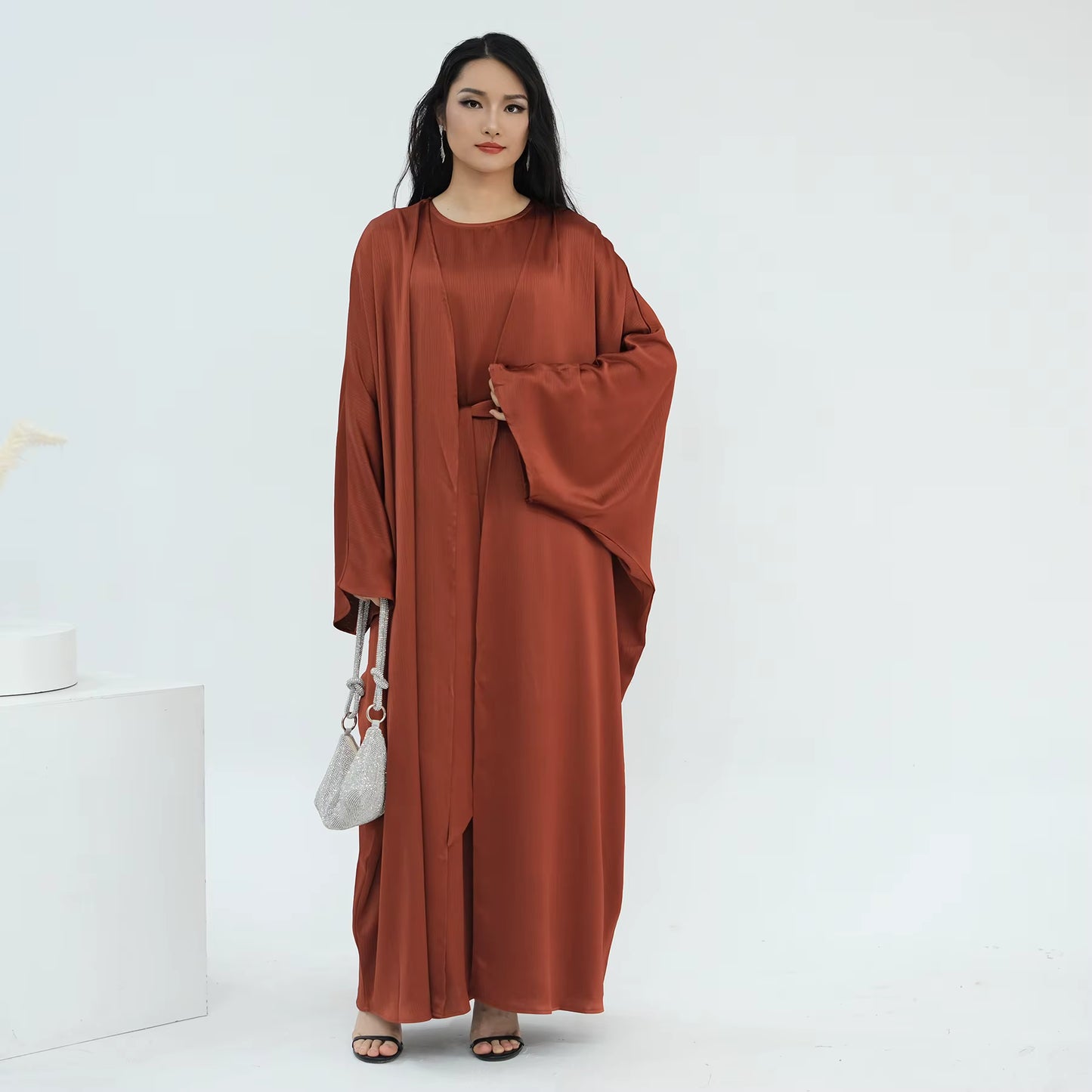 Eid Luxury Satin 2-Piece Abaya Set – Modest Kimono Abaya for Women