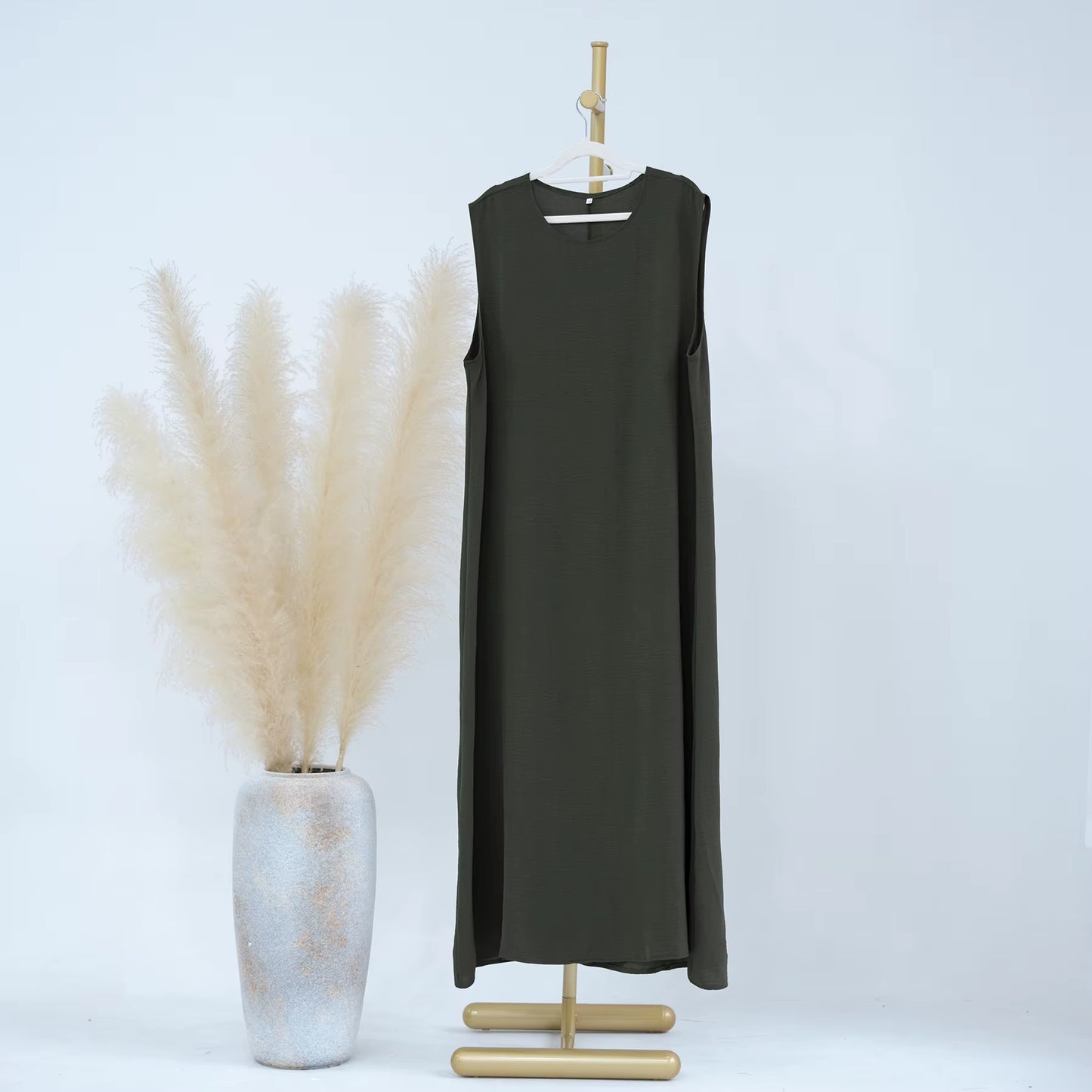 Sleeveless Inner Slip Dress – Smooth Abaya Layering Essential