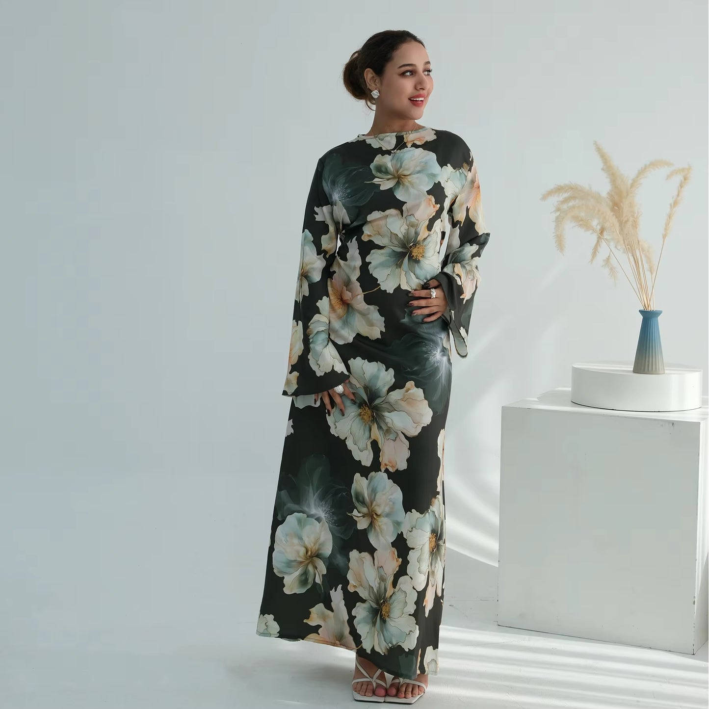 Elegant Floral Abaya | Modest Long Sleeve Muslim Maxi Dress