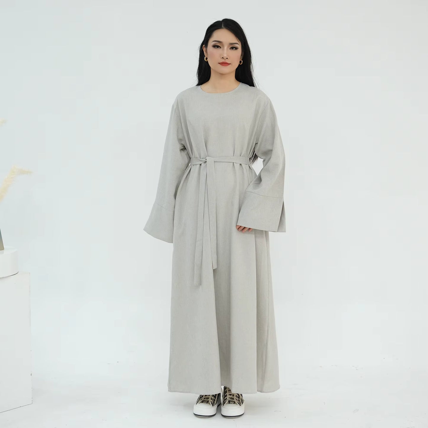 ELYN Minimal Linen Abaya