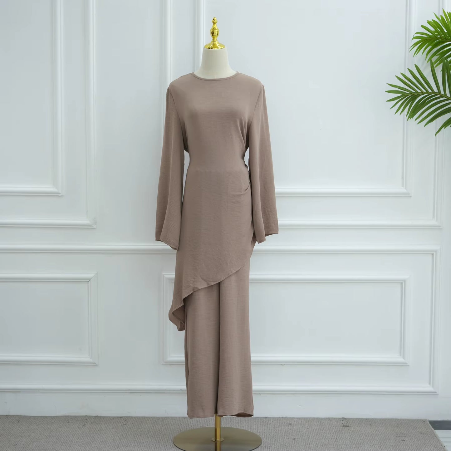 Modern Modest 2-Piece Set – Irregular Tunic & Wide-Leg Pants