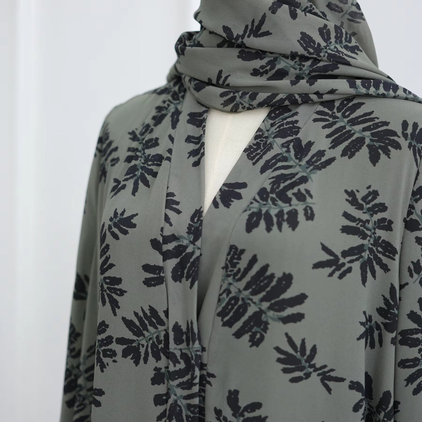 Elegant Printed Open Abaya Set – Lightweight Chiffon with Hijab