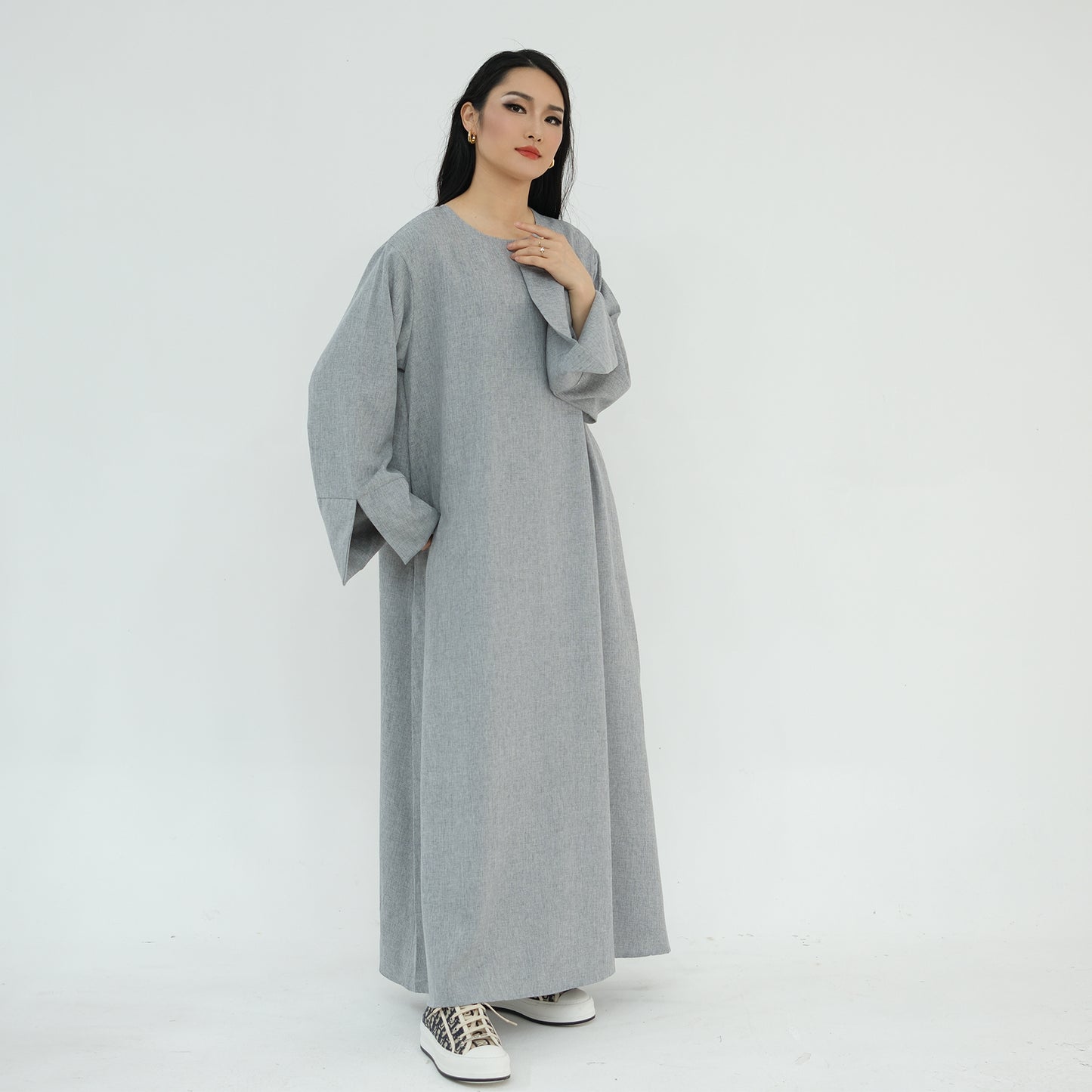 ELYN Minimal Linen Abaya