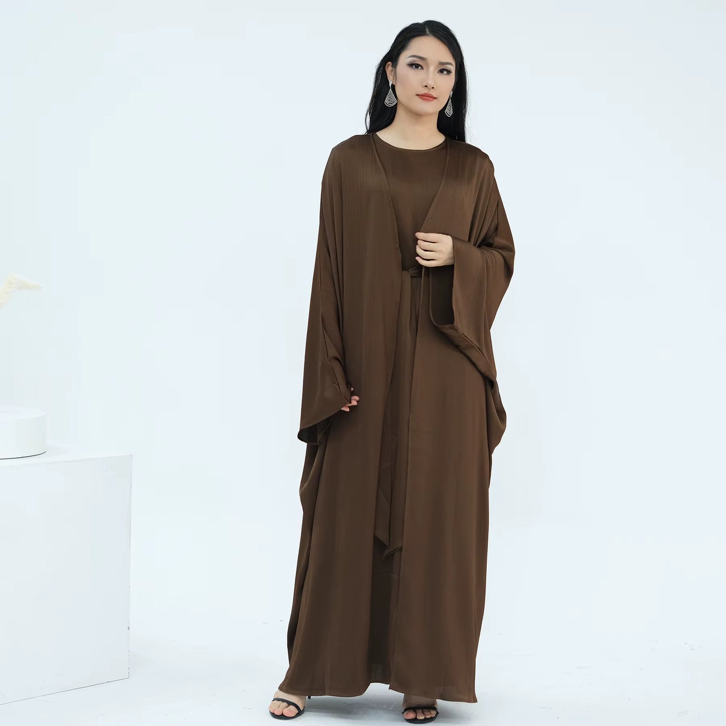 Eid Luxury Satin 2-Piece Abaya Set – Modest Kimono Abaya for Women