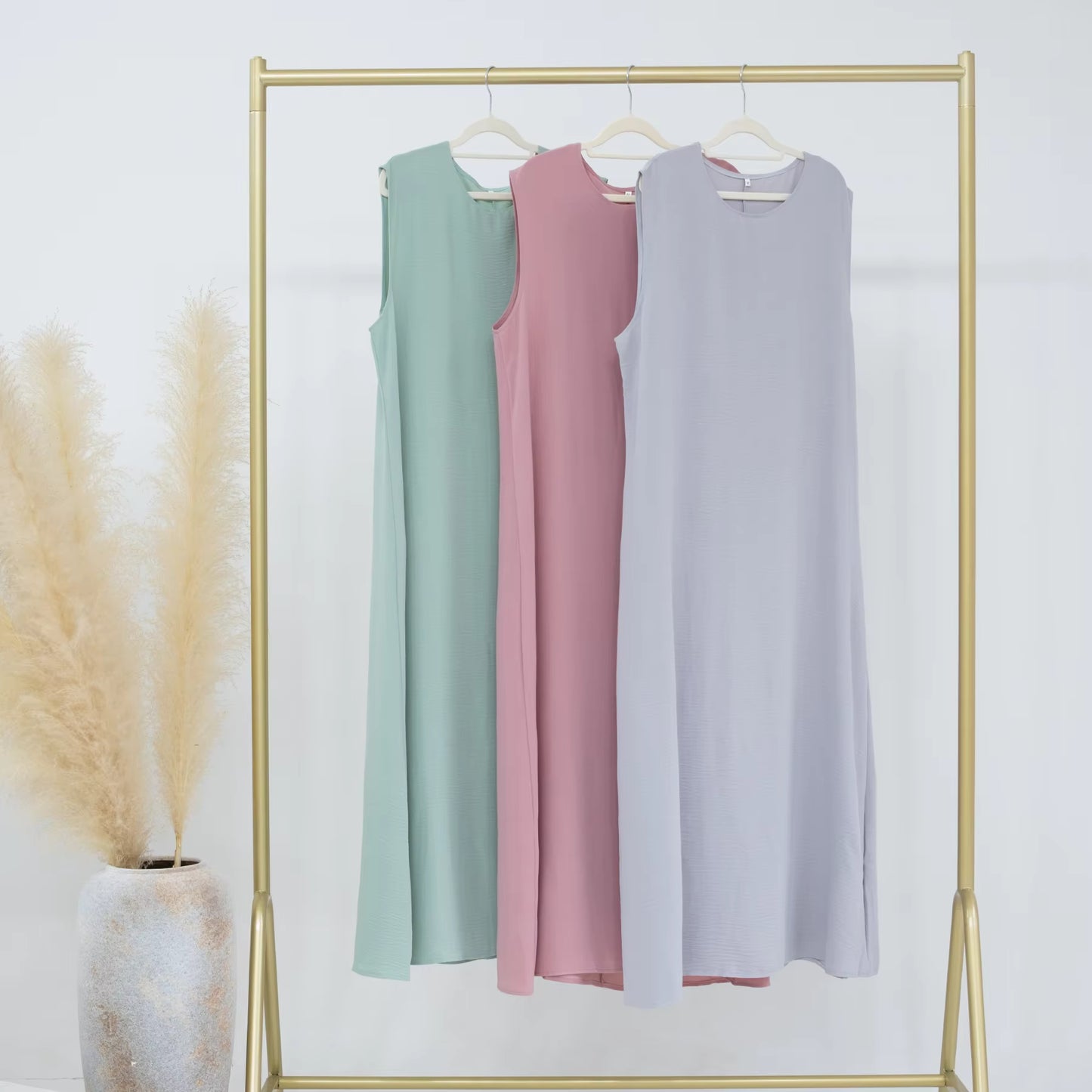 Sleeveless Inner Slip Dress – Smooth Abaya Layering Essential