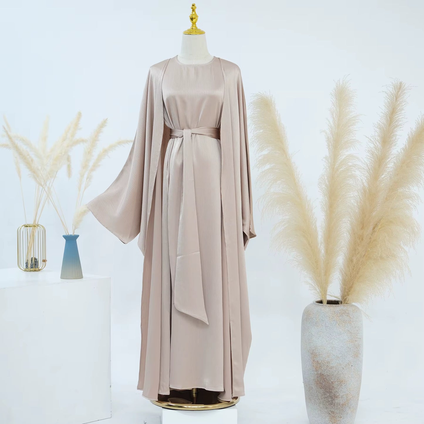 Eid Luxury Satin 2-Piece Abaya Set – Modest Kimono Abaya for Women