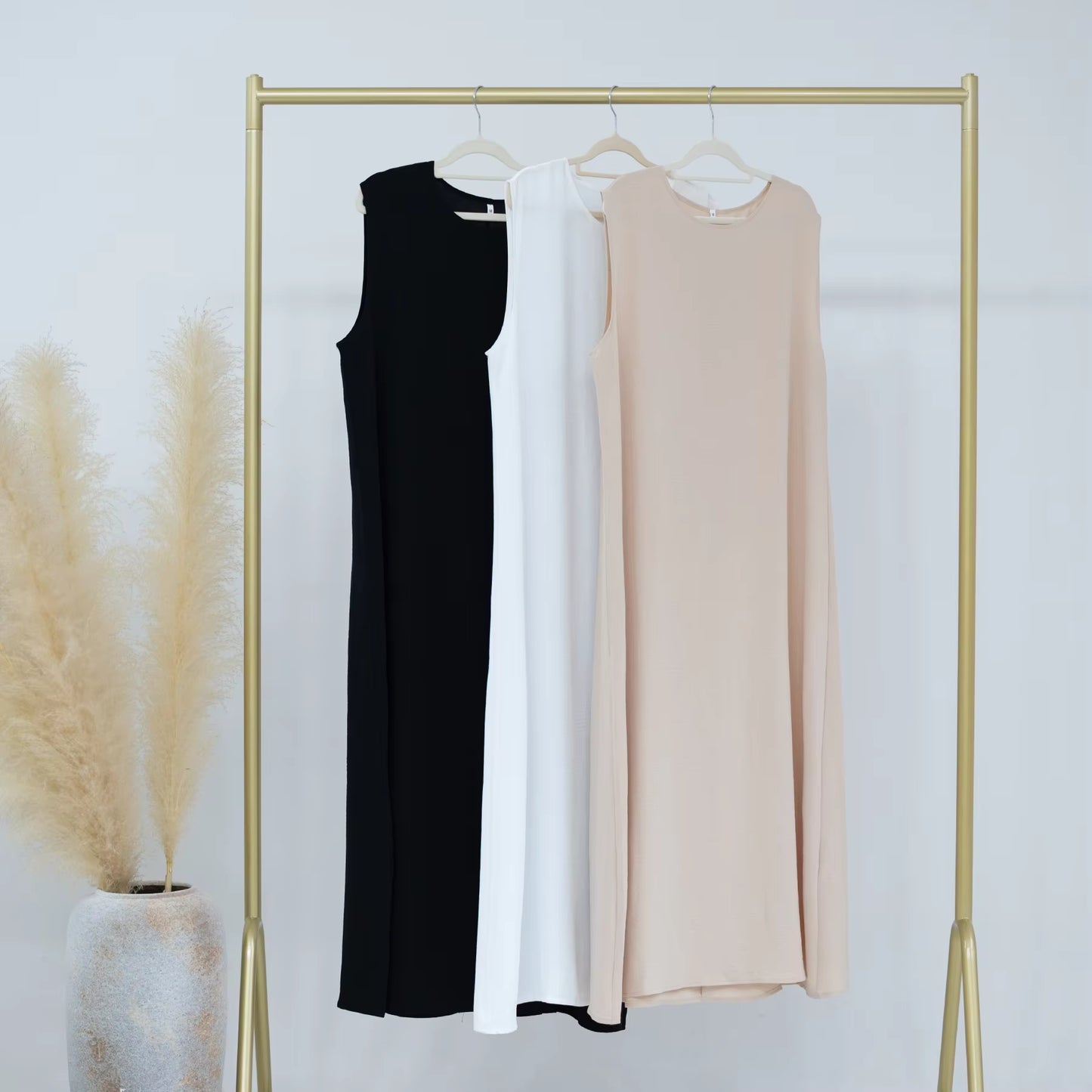 Sleeveless Inner Slip Dress – Smooth Abaya Layering Essential