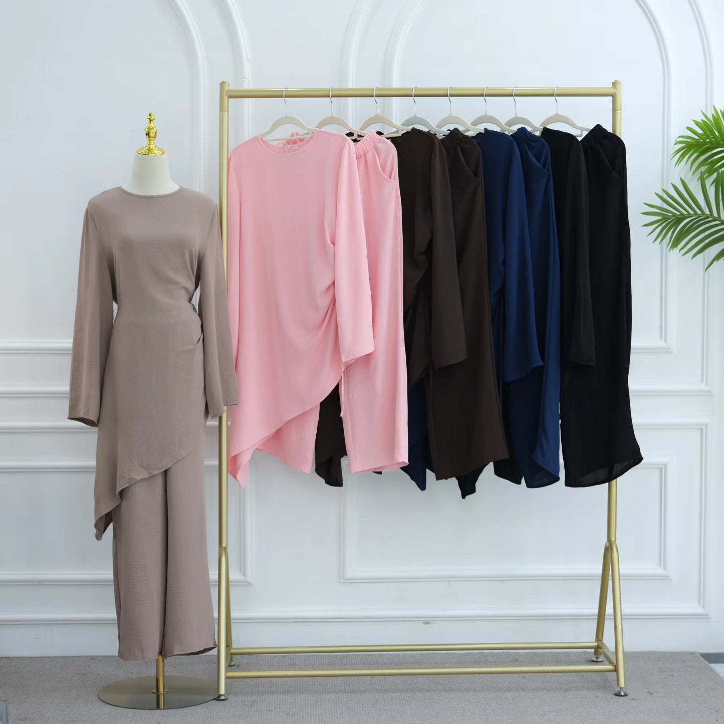 Modern Modest 2-Piece Set – Irregular Tunic & Wide-Leg Pants