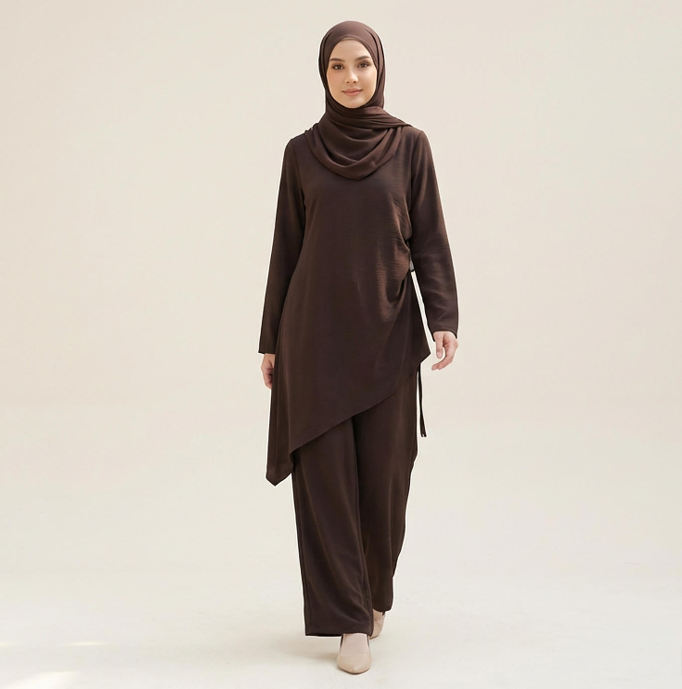 Modern Modest 2-Piece Set – Irregular Tunic & Wide-Leg Pants